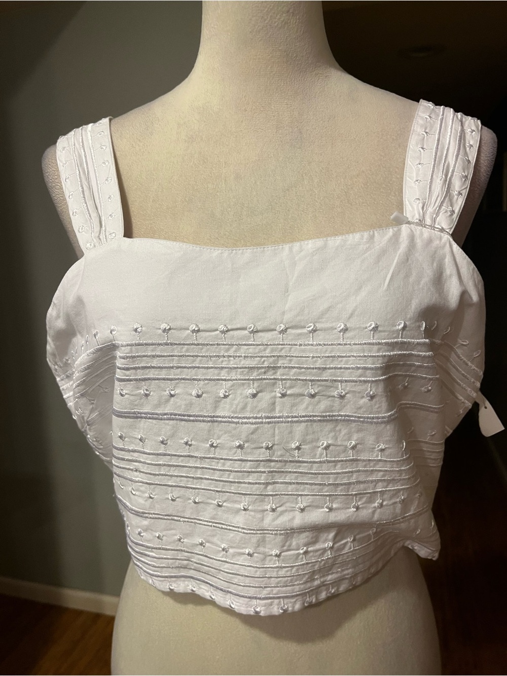 Avec Les Filles nwot $128 White Embroidered Square-Neck Crop Top
